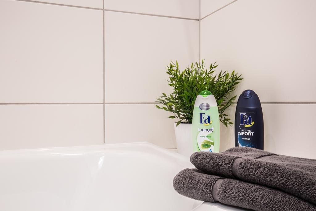 Fritz By Rockchair Apartments L Superhost Status L 3 Bedrooms Boxspringbeds 2 Bathrooms 2 Kitchen - Cozy Family & Business Flair Welcomes You! Berlim Exterior foto